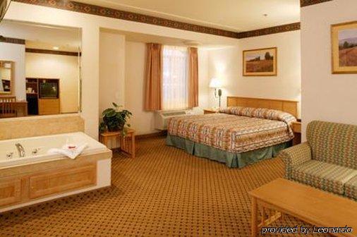 The Inn At Rolling Hills Casino & Resort Corning Quarto foto